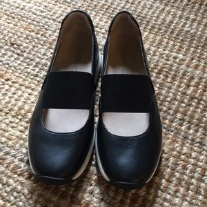 Vionic Cadee black sneaker 7.5